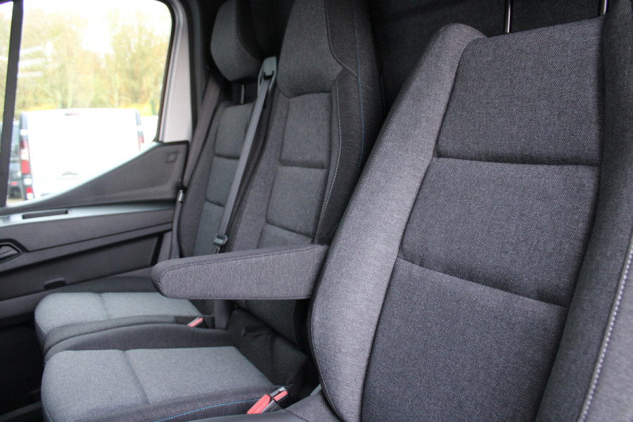 Renault Master T35 2.0 dCi 170pk L2H2 Extra - Navigatie - Camera - 270 gr deuren - Parkeersensoren - Draadloos laden - Rijklaar