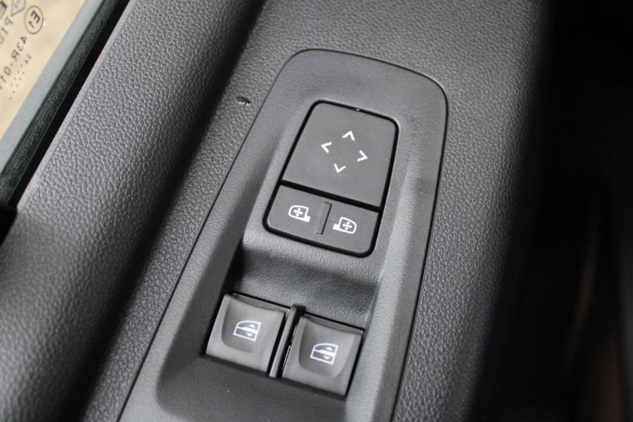 Renault Master T35 2.0 dCi 170pk L2H2 Extra - Navigatie - Camera - 270 gr deuren - Parkeersensoren - Draadloos laden - Rijklaar