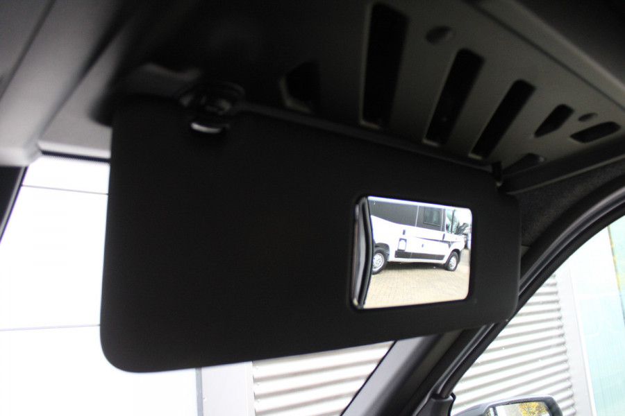 Renault Master T35 2.0 dCi 170pk L2H2 Extra - Navigatie - Camera - 270 gr deuren - Parkeersensoren - Draadloos laden - Rijklaar