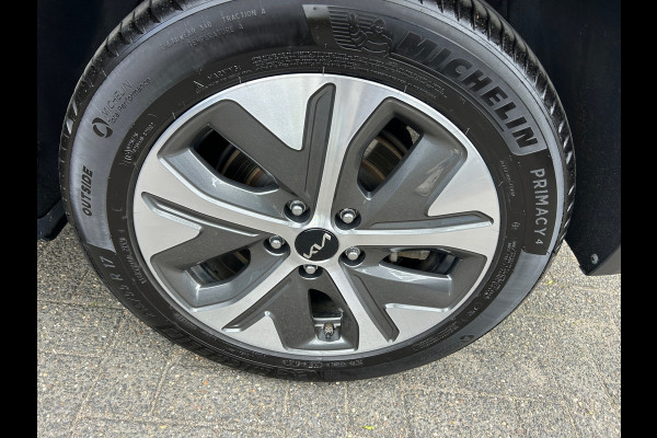 Kia e-Niro DynamicLine 64 kWh 100% SOH 3-Fase Dealer Onderhouden 1e Eigenaar Rijklaarprijs!