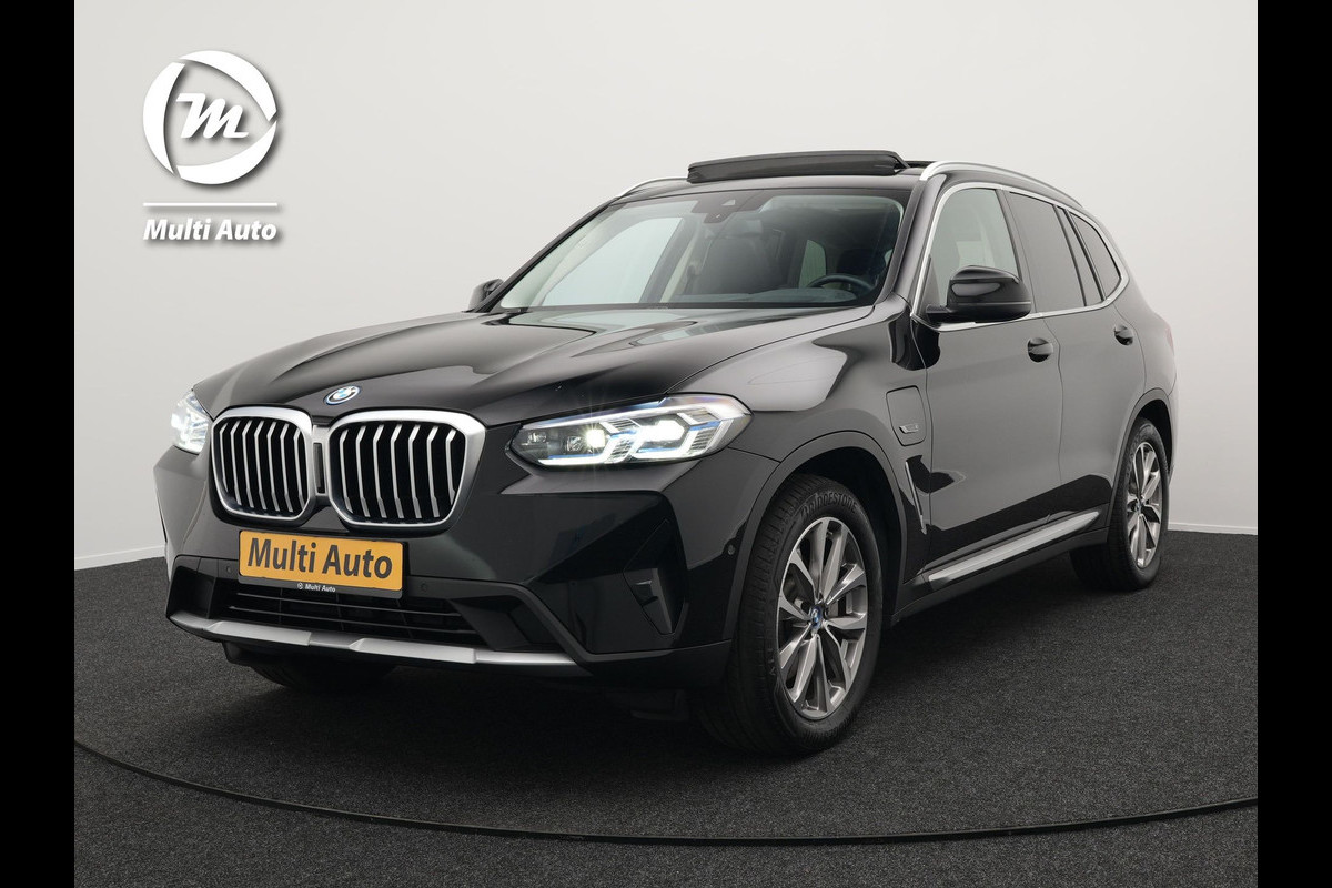 BMW X3 xDrive30e Executive Plug In Hybrid Facelift Dealer O.H. PHEV | Nieuw Model | Panodak | Lederen Sportstoelen | Head Up | Laser LED | Navigatie Groot | Virtual | Apple Carplay | Camera | DAB | Sfeerverlichting | L.M. 19" |