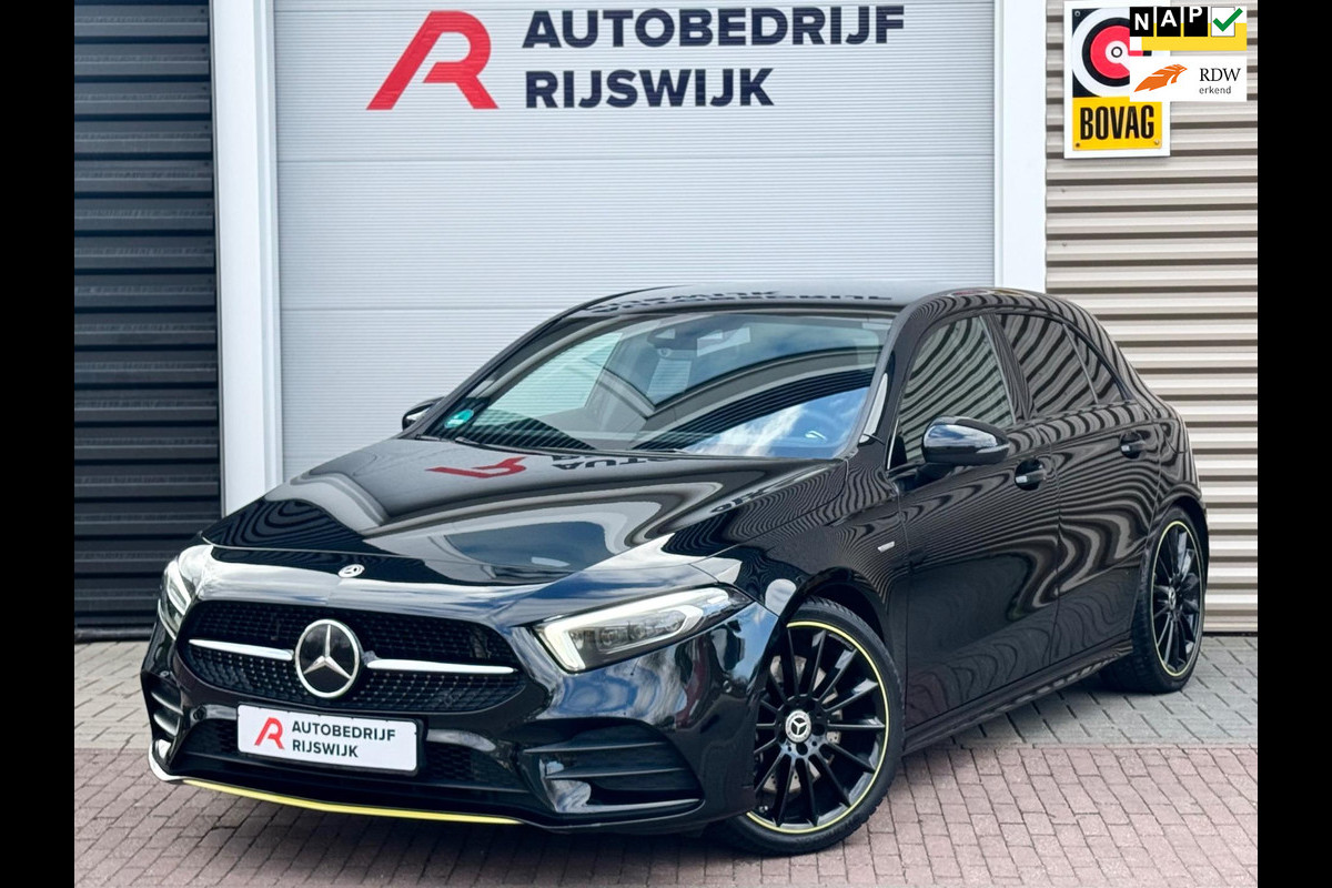 Mercedes-Benz A-Klasse 250 Edition one Memory/Burmester/Trekhaak Mercedes-Benz A-Klasse 250 Edition one Memory/Burmester/Trekhaak