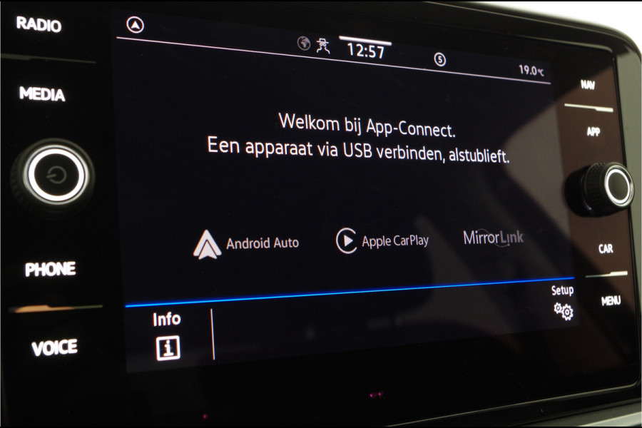 Volkswagen T-Roc 1.0 TSI Life Business > Camera/Winterpakket/17 inch/Adapt.cruise...