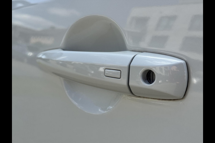 Nissan QASHQAI 1.3 MHEV Xtronic N-Connecta Automaat | 360 Camera, Dodehoekherkenning, Parkeersensoren, Stoel + Stuurverwarming