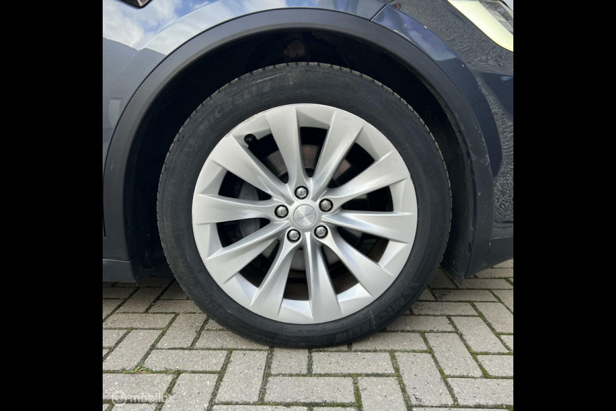 Tesla Model X 75D Grijs Trekhaak 7 Zitplaatsen