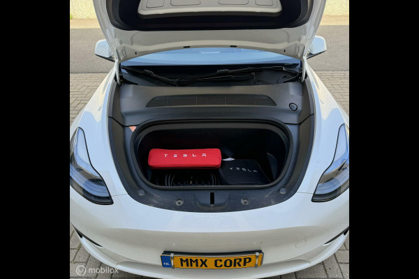 Tesla Model Y Wit 2024 RWD MMX PACK