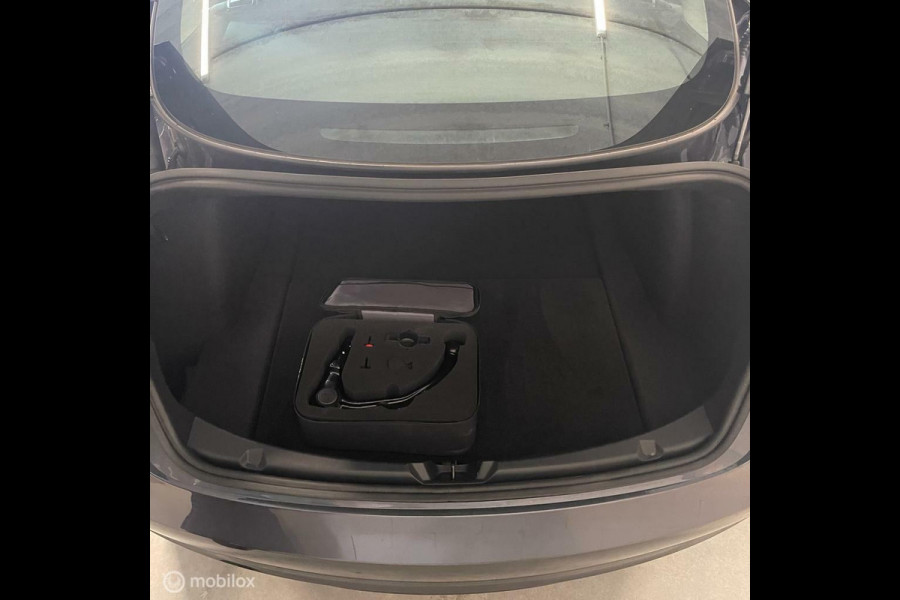 Tesla Model 3 SR+ MiC