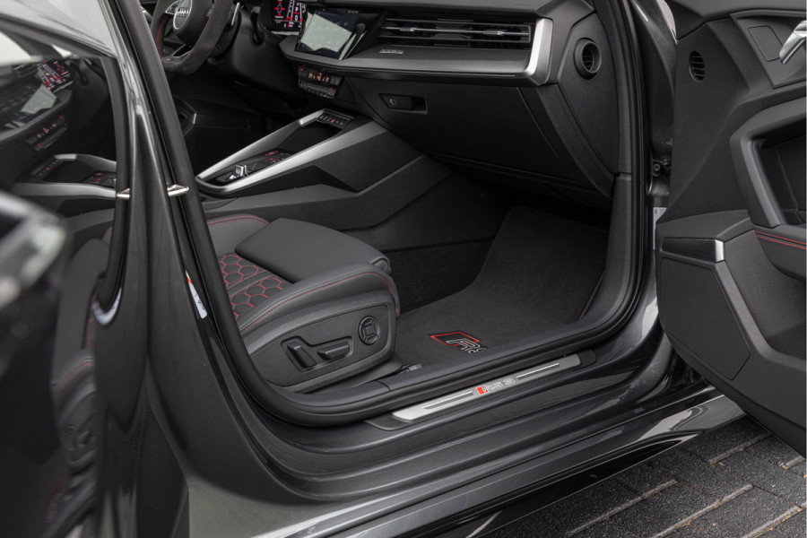 Audi RS3 Sportback 2.5 TFSI 400pk Quattro Pano B&O RS-Design 19'' ACC