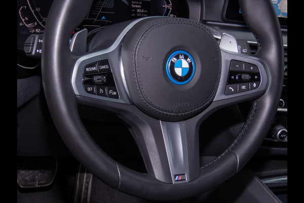 BMW 5 Serie Touring 530e xDrive M-SPORT ** LASER, LEDER, PANORAMA, TREKH, HuD, HiFi, 19-inch LMV ** € 38.700,= onder NP - Ex-BMW AG ** ** INFORMEER OOK NAAR ONZE AANTREKKELIJKE FINANCIAL-LEASE TARIEVEN **