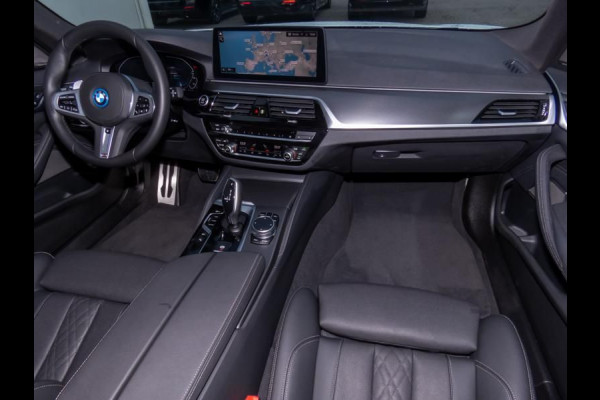 BMW 5 Serie Touring 530e xDrive M-SPORT ** LASER, LEDER, PANORAMA, TREKH, HuD, H&K Sound, 19-inch LMV ** € 38.900,= onder NP - Ex-BMW AG ** ** INFORMEER OOK NAAR ONZE AANTREKKELIJKE FINANCIAL-LEASE TARIEVEN **