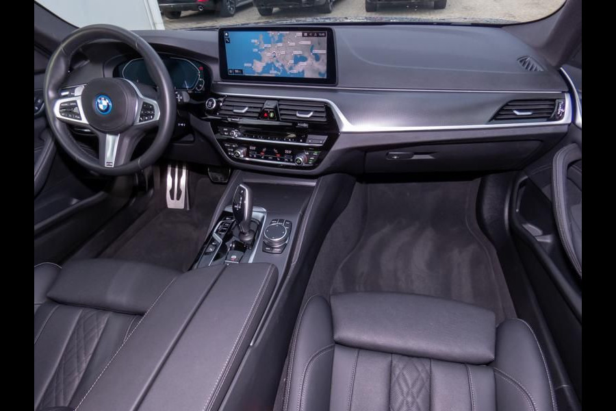 BMW 5 Serie Touring 530e xDrive M-SPORT ** LASER, LEDER, PANORAMA, TREKH, HuD, HiFi, 19-inch LMV ** € 38.700,= onder NP - Ex-BMW AG ** ** INFORMEER OOK NAAR ONZE AANTREKKELIJKE FINANCIAL-LEASE TARIEVEN **