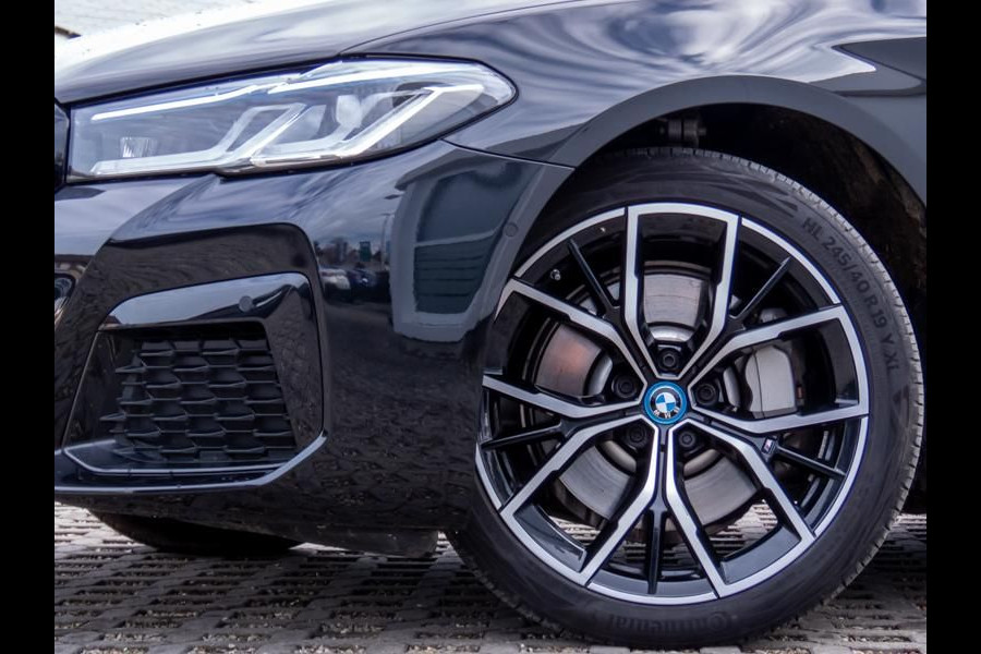 BMW 5 Serie Touring 530e xDrive M-SPORT ** LASER, LEDER, PANORAMA, TREKH, HuD, HiFi, 19-inch LMV ** € 38.700,= onder NP - Ex-BMW AG ** ** INFORMEER OOK NAAR ONZE AANTREKKELIJKE FINANCIAL-LEASE TARIEVEN **
