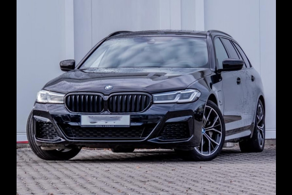 BMW 5 Serie Touring 530e xDrive M-SPORT ** LASER, LEDER, PANORAMA, TREKH, HuD, HiFi, 19-inch LMV ** € 38.700,= onder NP - Ex-BMW AG ** ** INFORMEER OOK NAAR ONZE AANTREKKELIJKE FINANCIAL-LEASE TARIEVEN **