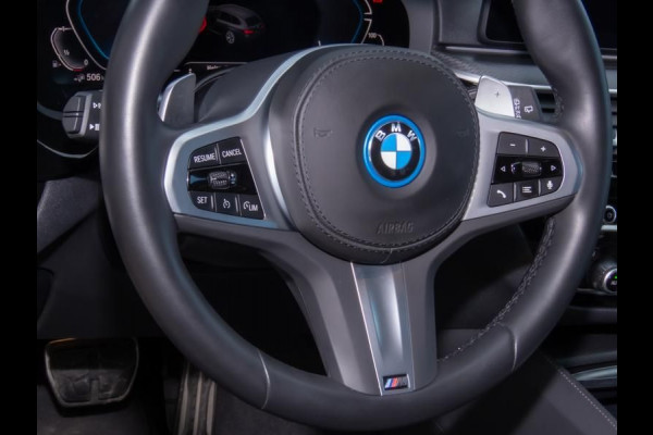 BMW 5 Serie Touring 530e xDrive M-SPORT ** LASER, LEDER, PANORAMA, TREKH, HuD, HiFi, 19-inch LMV ** € 38.700,= onder NP - Ex-BMW AG ** ** INFORMEER OOK NAAR ONZE AANTREKKELIJKE FINANCIAL-LEASE TARIEVEN **