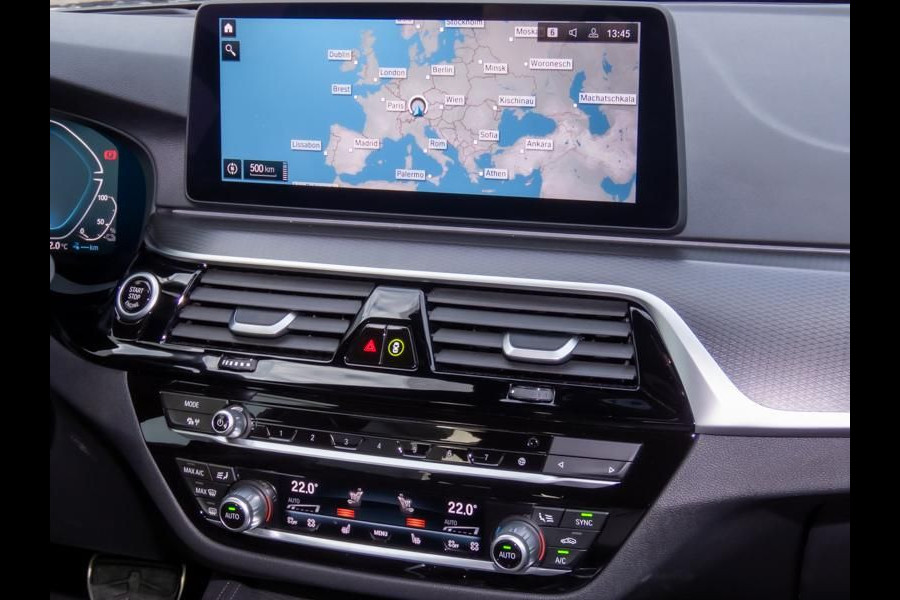 BMW 5 Serie Touring 530e xDrive M-SPORT ** LASER, LEDER, PANORAMA, TREKH, HuD, HiFi, 19-inch LMV ** € 38.700,= onder NP - Ex-BMW AG ** ** INFORMEER OOK NAAR ONZE AANTREKKELIJKE FINANCIAL-LEASE TARIEVEN **