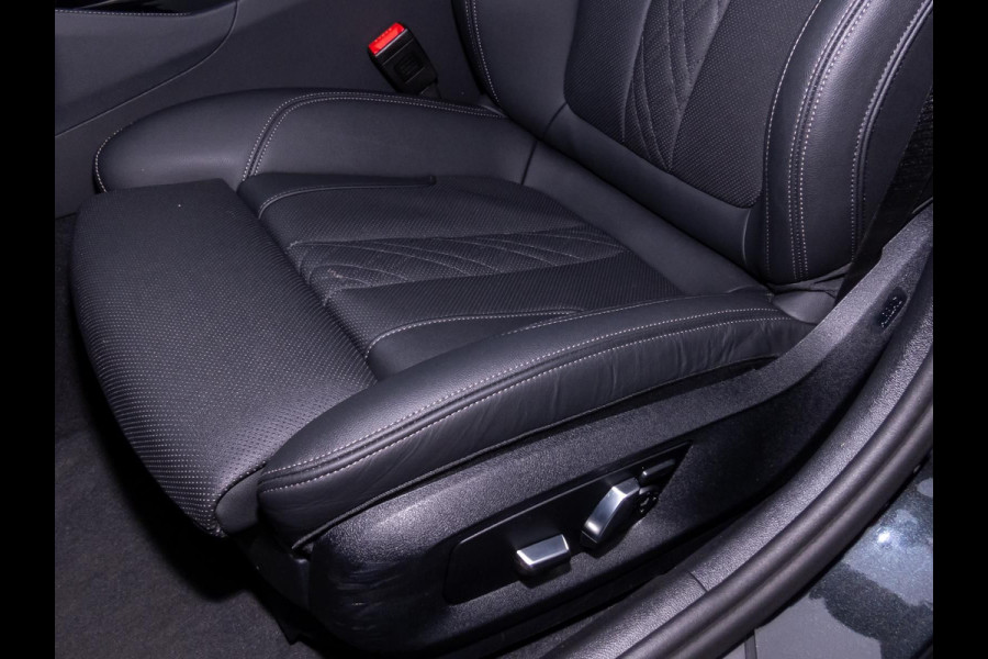BMW 5 Serie Touring 530e M-SPORT ** LASER, LEDER, PANORAMA, TREKH, CARBON SCHWARZ ** € 38.000,= onder NP - Ex BMW-AG ** ** INFORMEER OOK NAAR ONZE AANTREKKELIJKE FINANCIAL-LEASE TARIEVEN **