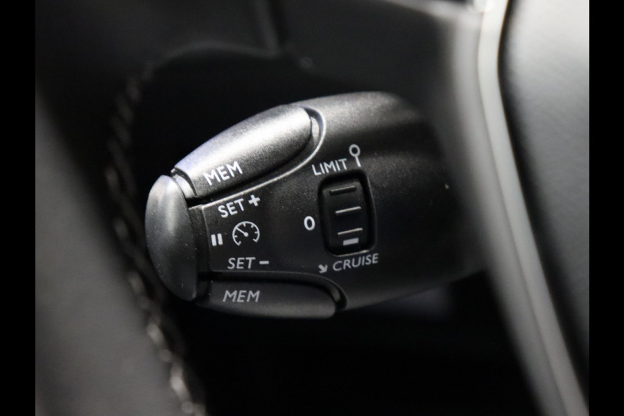 Peugeot 3008 1.2 PureTech Allure [FULL LED, ACHTERUITRIJCAMERA, FOCAL SOUND, APPLE CARPLAY, ANDROID, NAVIGATIE, CRUISE, HALF LEDER, NIEUWSTAAT]