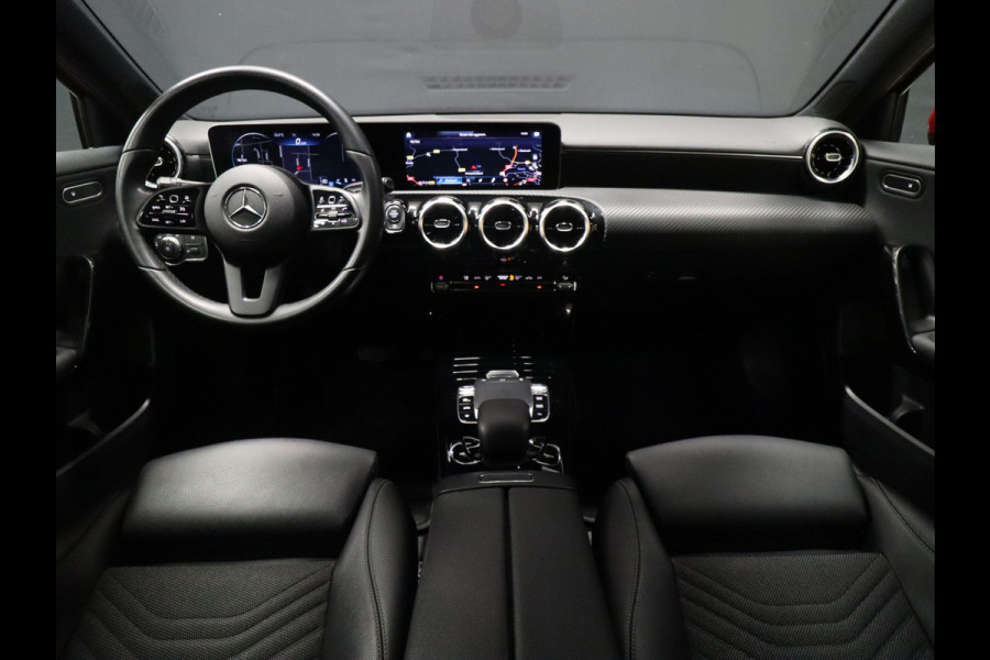 Mercedes-Benz A-Klasse 180 Business Solution Luxury [CAMERA, APPLE CARPLAY, ANDROID AUTO, STOELVERW., FLIPPERS, NIEUWSTAAT]