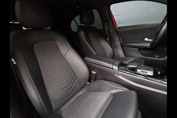 Mercedes-Benz A-Klasse 180 Business Solution Luxury [CAMERA, APPLE CARPLAY, ANDROID AUTO, STOELVERW., FLIPPERS, NIEUWSTAAT]