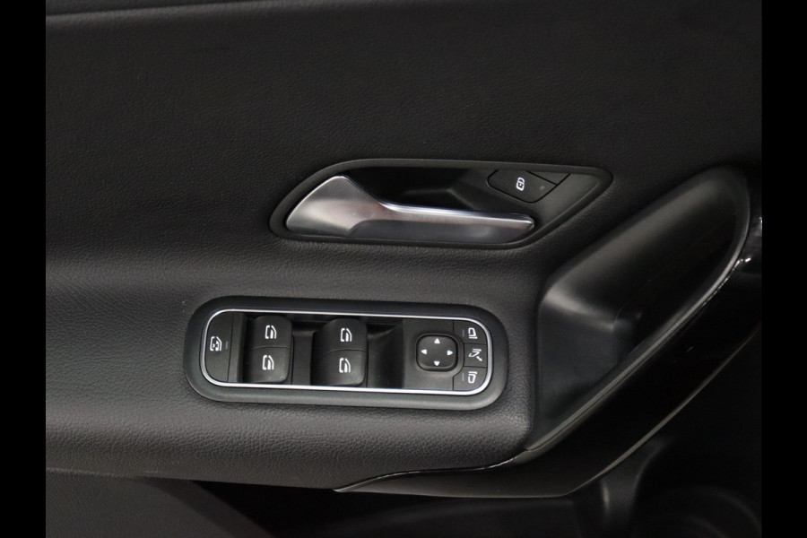 Mercedes-Benz A-Klasse 180 Business Solution Luxury [CAMERA, APPLE CARPLAY, ANDROID AUTO, STOELVERW., FLIPPERS, NIEUWSTAAT]