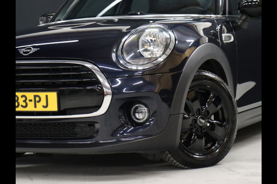 MINI Mini 1.5 Cooper Business Edition AUT. [SCHUIFKANTELDAK, APPLE CARPLAY, PARKEERSENSOREN, NAVIGATIE, BLUETOOTH, NIEUWSTAAT]
