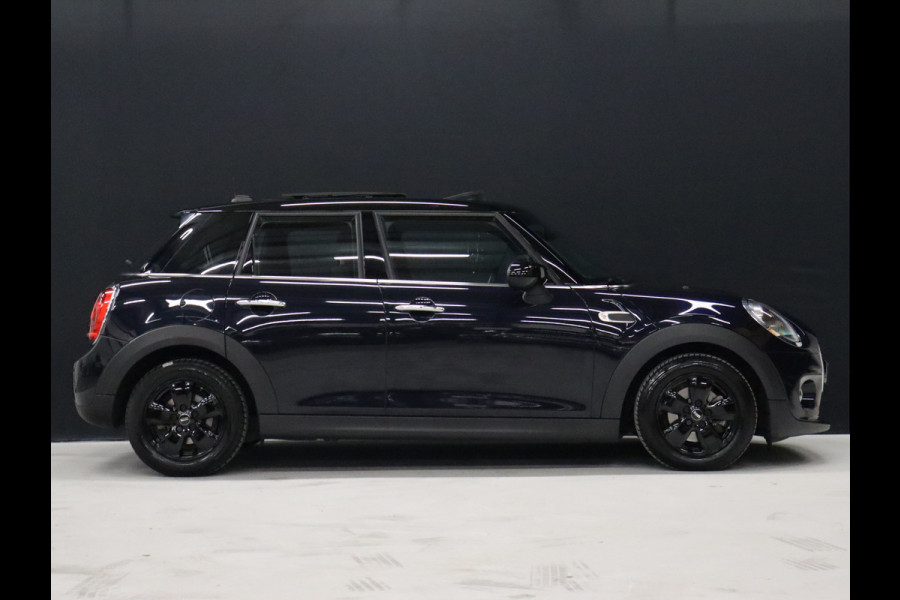 MINI Mini 1.5 Cooper Business Edition AUT. [SCHUIFKANTELDAK, APPLE CARPLAY, PARKEERSENSOREN, NAVIGATIE, BLUETOOTH, NIEUWSTAAT]