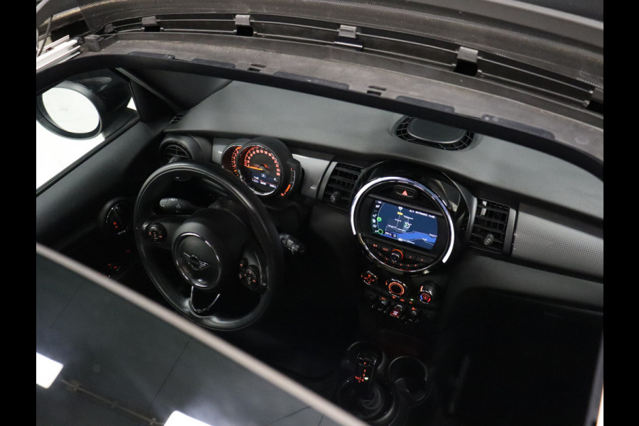 MINI Mini 1.5 Cooper Business Edition AUT. [SCHUIFKANTELDAK, APPLE CARPLAY, PARKEERSENSOREN, NAVIGATIE, BLUETOOTH, NIEUWSTAAT]