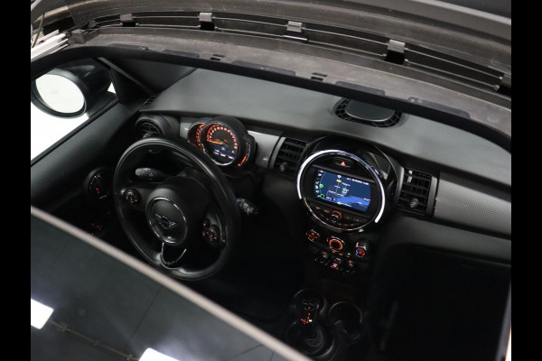 MINI Mini 1.5 Cooper Business Edition AUT. [SCHUIFKANTELDAK, APPLE CARPLAY, PARKEERSENSOREN, NAVIGATIE, BLUETOOTH, NIEUWSTAAT]