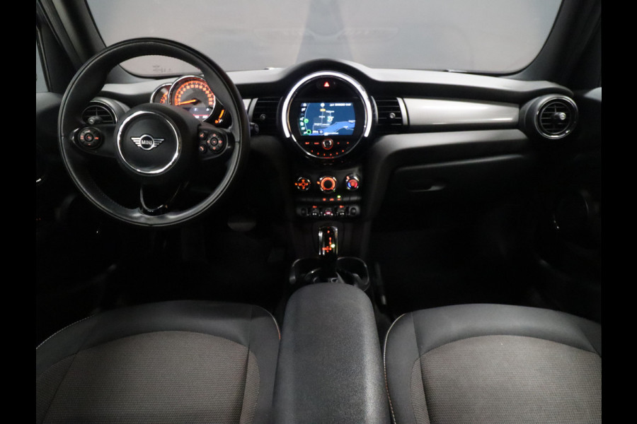 MINI Mini 1.5 Cooper Business Edition AUT. [SCHUIFKANTELDAK, APPLE CARPLAY, PARKEERSENSOREN, NAVIGATIE, BLUETOOTH, NIEUWSTAAT]