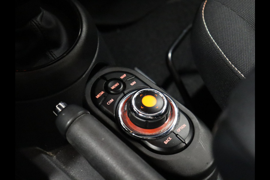MINI Mini 1.5 Cooper Business Edition AUT. [SCHUIFKANTELDAK, APPLE CARPLAY, PARKEERSENSOREN, NAVIGATIE, BLUETOOTH, NIEUWSTAAT]