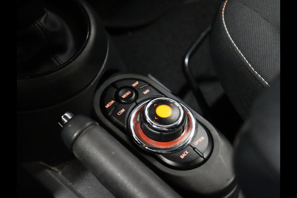 MINI Mini 1.5 Cooper Business Edition AUT. [SCHUIFKANTELDAK, APPLE CARPLAY, PARKEERSENSOREN, NAVIGATIE, BLUETOOTH, NIEUWSTAAT]