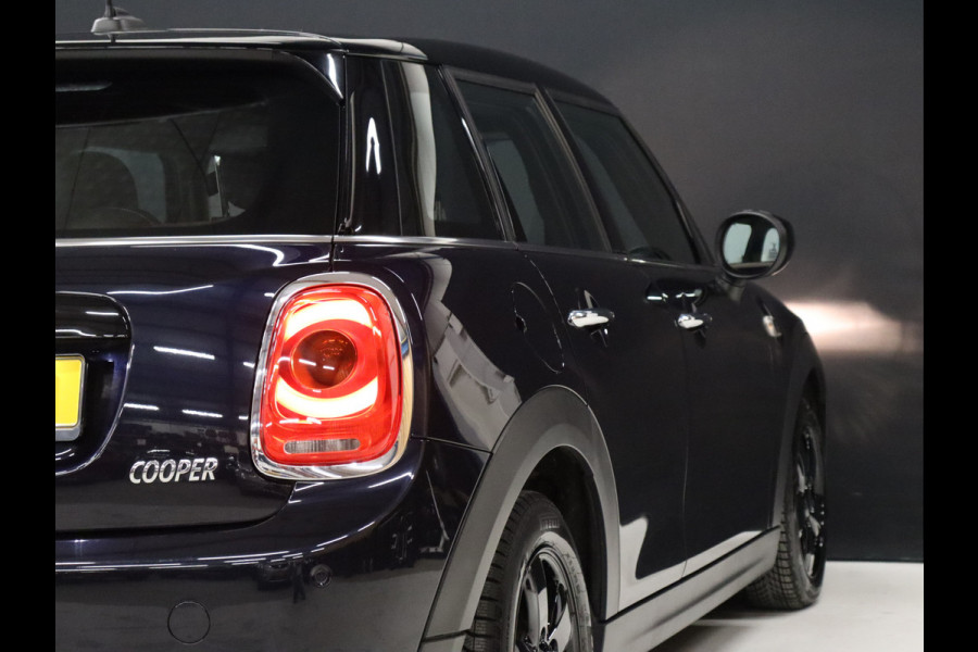 MINI Mini 1.5 Cooper Business Edition AUT. [SCHUIFKANTELDAK, APPLE CARPLAY, PARKEERSENSOREN, NAVIGATIE, BLUETOOTH, NIEUWSTAAT]