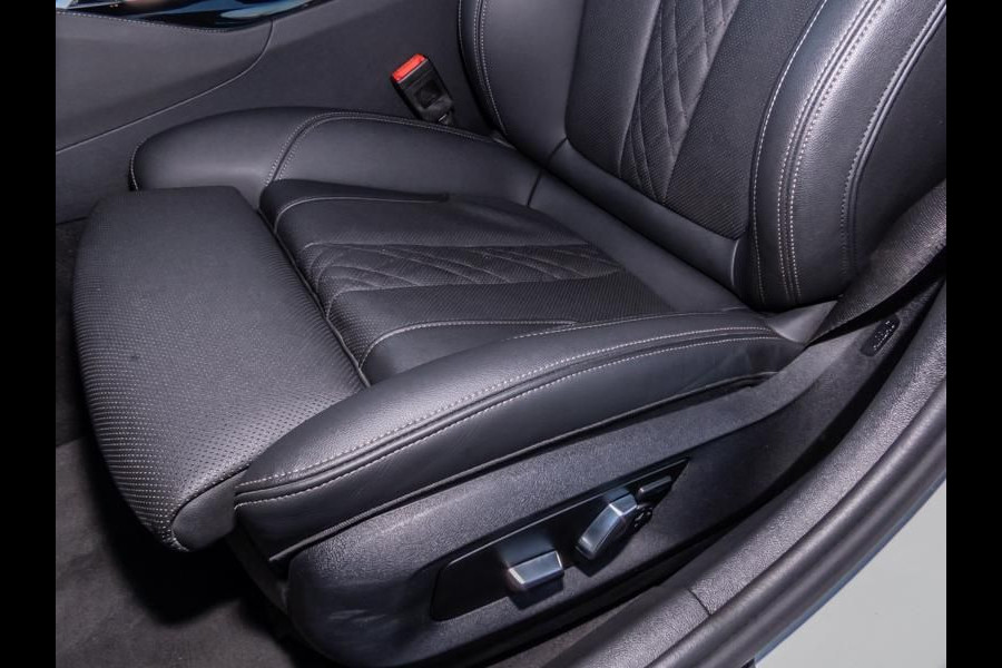 BMW 5 Serie Touring 530e M-SPORT ** LASER, LEDER, PANORAMA, TREKH, HuD, H&K Sound ** € 39.000,= onder NP - Ex. BMW-AG ** ** INFORMEER OOK NAAR ONZE AANTREKKELIJKE FINANCIAL-LEASE TARIEVEN **