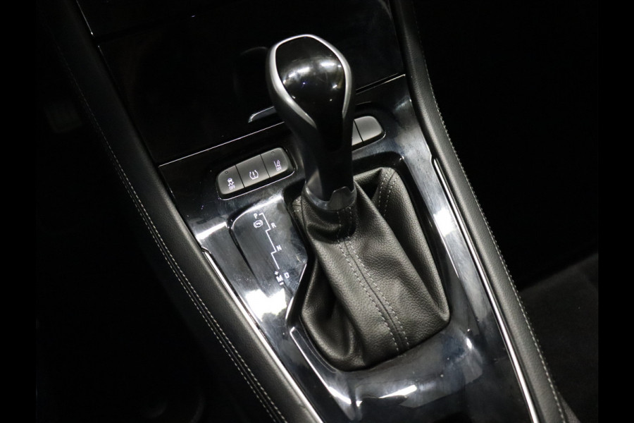 Opel Grandland X 1.2 Turbo Business Executive [APPLE CARPLAY, ANDROID AUTO, PARKEERSENSOR V+A, STUUR VERWARMD, NIEUWSTAAT]