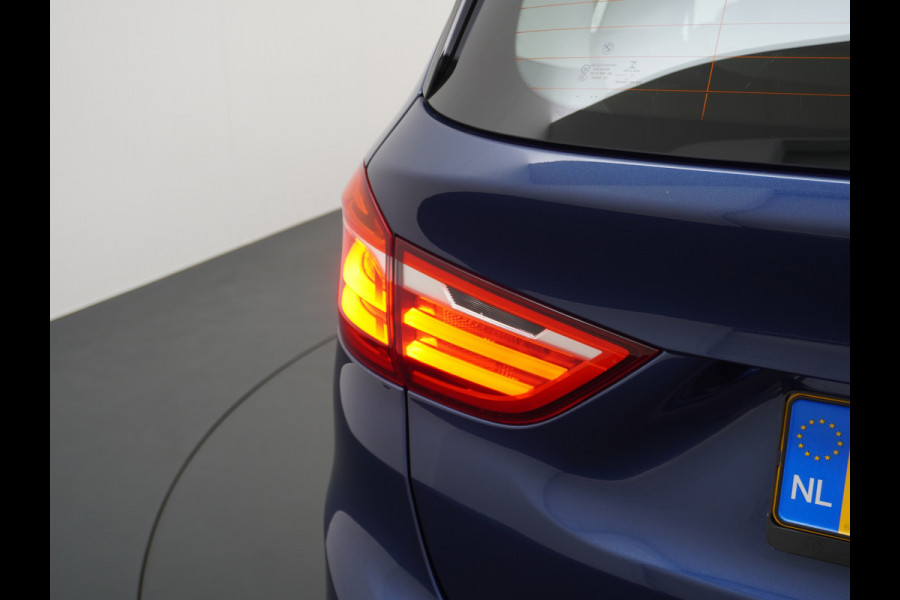 BMW 2 Serie Gran Tourer 218i AUT. High Executive Apple Carplay Leder Camera Stoelverwarming Adap.Led Navi Ecc Cruise Control DAB Pdc v+a Ele Keyless open/start Lmv 17" Active Guard Plus Led Luxury line