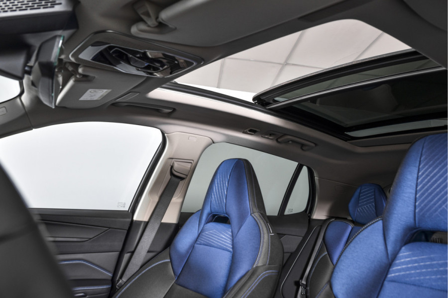 Lynk & Co 01 1.5 PHEV 261 PK MY22 | 360 Camera | 7.4 kWh Boordlader | S/K-panodak | Adapt. Cruise | Memory | Elek. klep | LM 20" | 7729