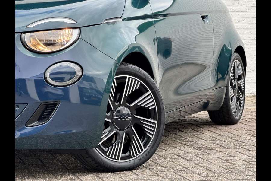Fiat 500E CABRIO 42 kWh Ocean Green metallic Cruise control Climate control Apple / Android DAB Radio Navigatie