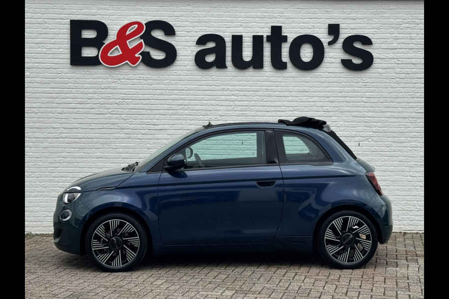 Fiat 500E CABRIO 42 kWh Ocean Green metallic Cruise control Climate control Apple / Android DAB Radio Navigatie