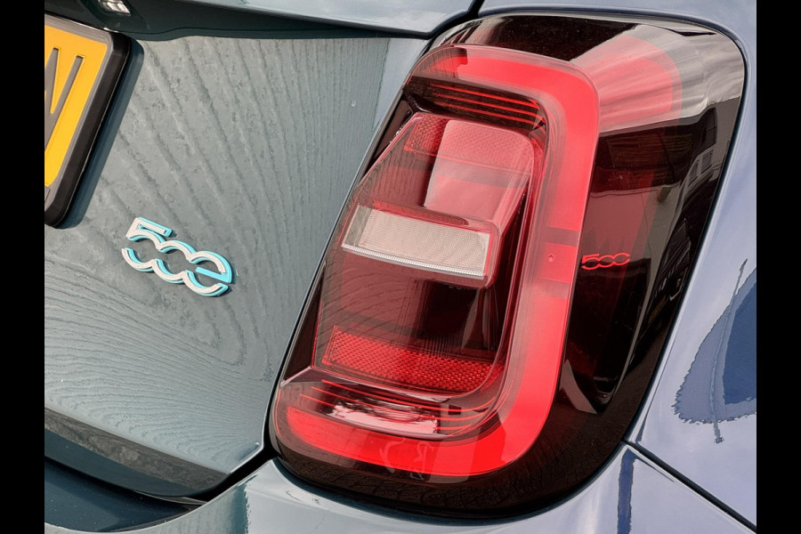 Fiat 500E CABRIO 42 kWh Ocean Green metallic Cruise control Climate control Apple / Android DAB Radio Navigatie