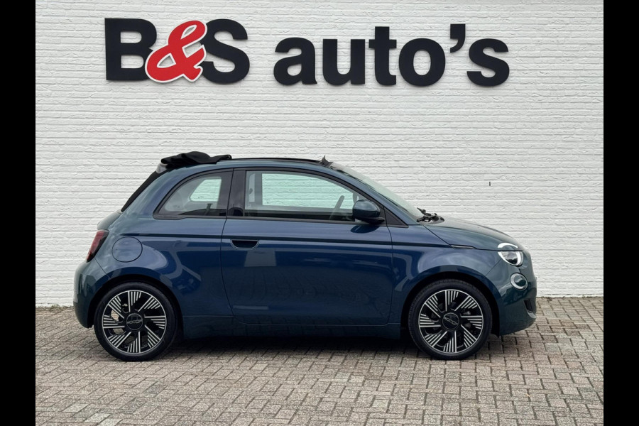 Fiat 500E CABRIO 42 kWh Ocean Green metallic Cruise control Climate control Apple / Android DAB Radio Navigatie