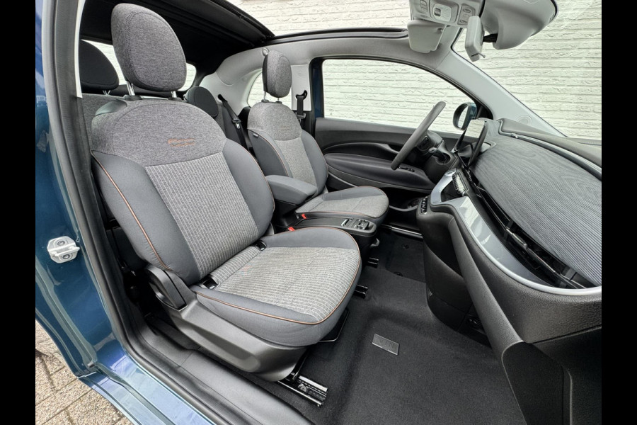 Fiat 500E CABRIO 42 kWh Ocean Green metallic Cruise control Climate control Apple / Android DAB Radio Navigatie