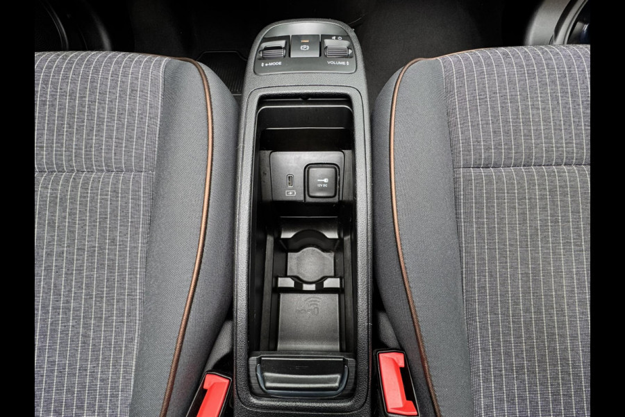 Fiat 500E CABRIO 42 kWh Ocean Green metallic Cruise control Climate control Apple / Android DAB Radio Navigatie