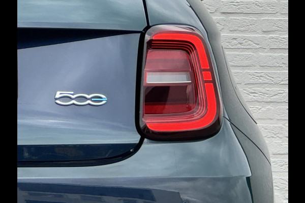 Fiat 500E CABRIO 42 kWh Ocean Green metallic Cruise control Climate control Apple / Android DAB Radio Navigatie