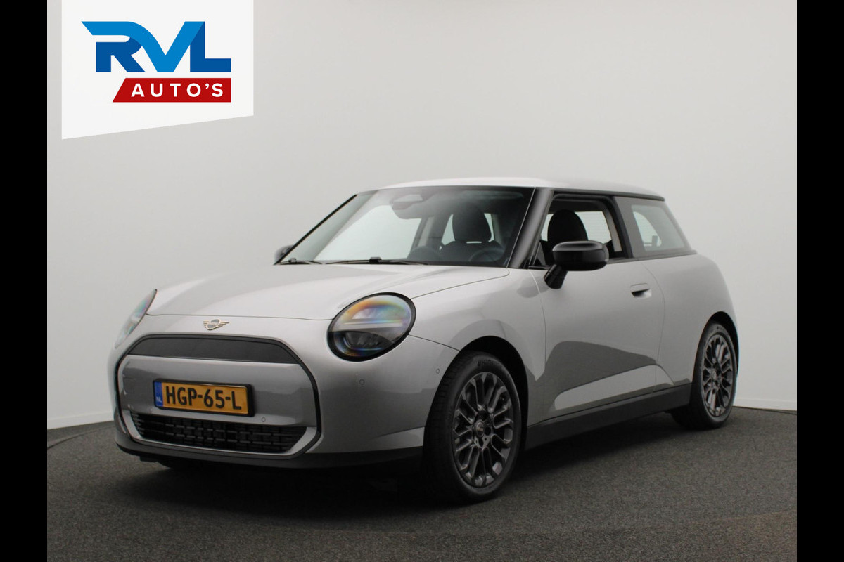 MINI Cooper E Essential XS 40.7 kWh * NIEUW * Volledige BMW Dealer Garantie MINI Cooper E Essential XS 40.7 kWh * NIEUW * Volledige BMW Dealer Garantie