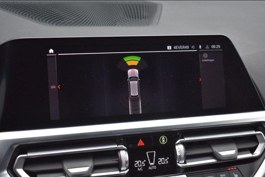 BMW 3 Serie Touring 320e M-SPORT | SHADOW-LINE | EL. WEGKL. TREKHAAK | HEAD-UP DISPLAY | APPLE CARPLAY | ANDROID AUTO | LEDER