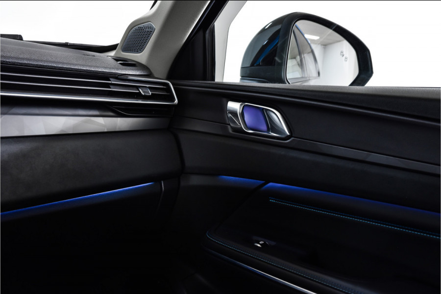 Lynk & Co 01 1.5 PHEV 261 PK MY22 | 360 Camera | 7.4 kWh Boordlader | S/K-panodak | Adapt. Cruise | Memory | Elek. klep | LM 20" | 7729