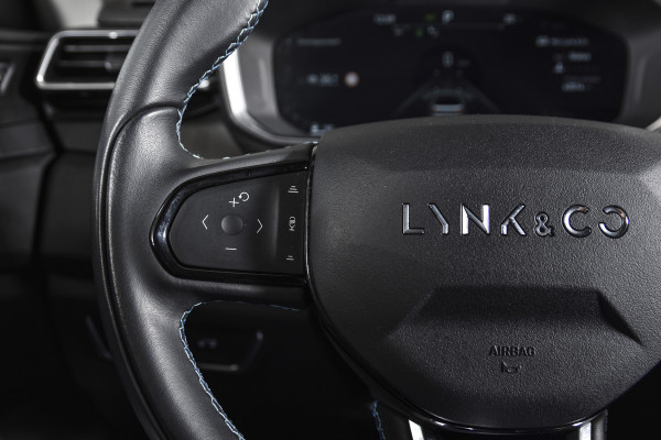 Lynk & Co 01 1.5 PHEV 261 PK MY22 | 360 Camera | 7.4 kWh Boordlader | S/K-panodak | Adapt. Cruise | Memory | Elek. klep | LM 20" | 7729