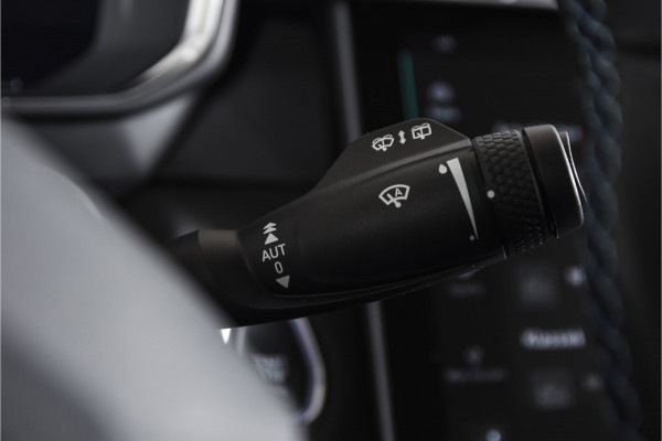 Lynk & Co 01 1.5 PHEV 261 PK MY22 | 360 Camera | 7.4 kWh Boordlader | S/K-panodak | Adapt. Cruise | Memory | Elek. klep | LM 20" | 7729