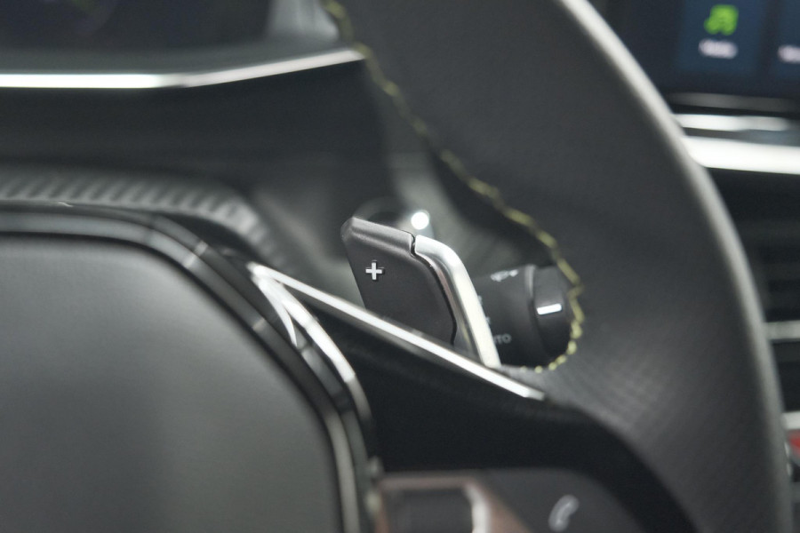 Peugeot 2008 PureTech 130 EAT8 GT | Camera | Apple Carplay | Parkeersensoren