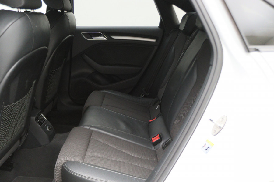 Audi A3 Limousine 35 TFSI CoD Sport S Line Edition Automaat LED, Navigatie, Climate, Cruise, PDC, 18"
